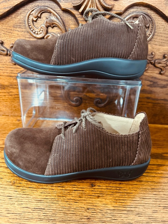 Shoes - Alegria Pyper Women's Professional Shoes Capt. Corduroy Brown 38/8.5 med